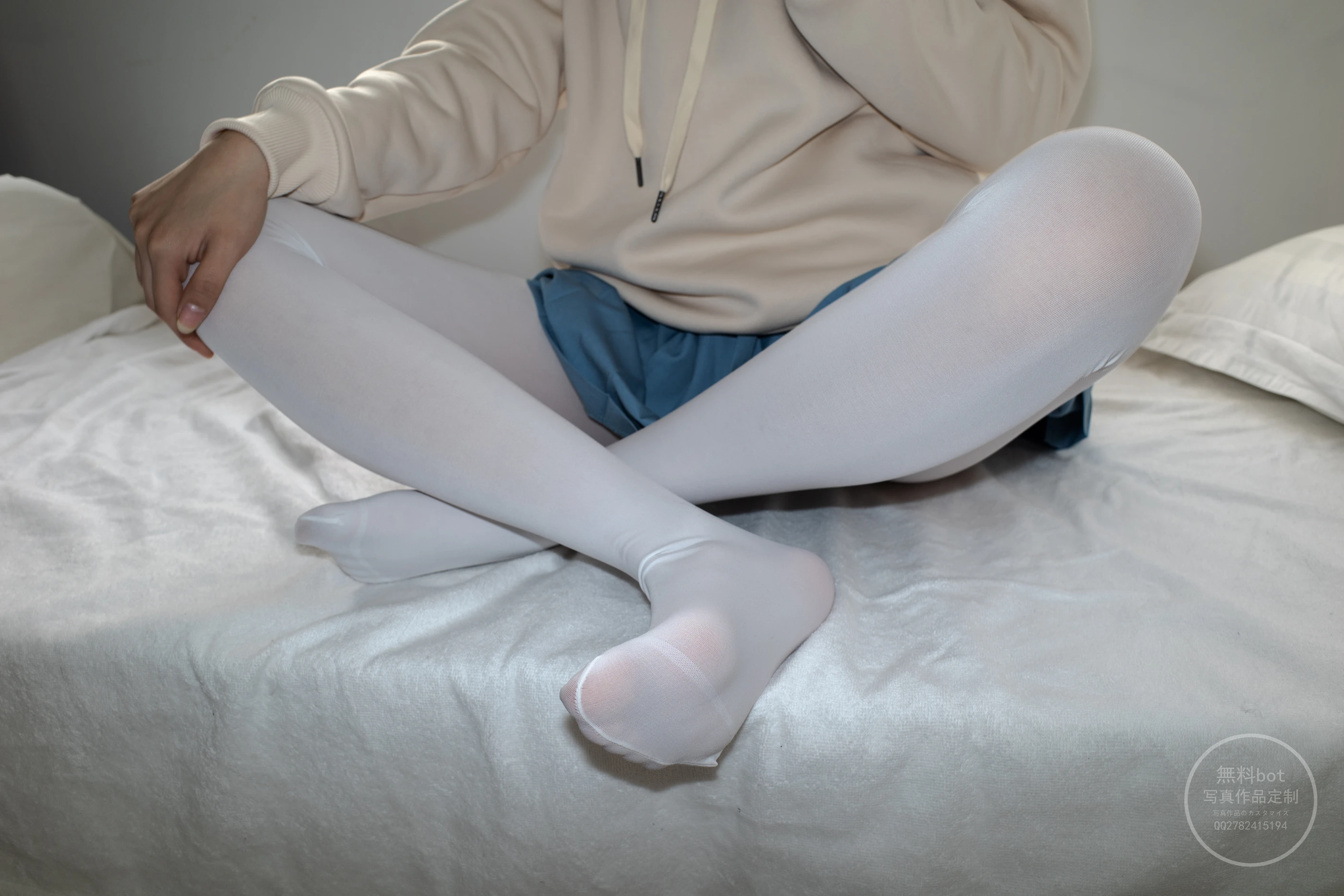 森萝财团 有料 NO.024 小香 阴暗小房间里的白丝双马尾萝莉 [84P]插图